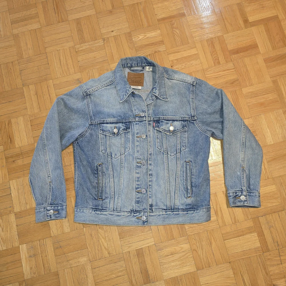 Womens Levi's Light Blue Denim Jacket Trucker Jacket - Picture 2 of 6